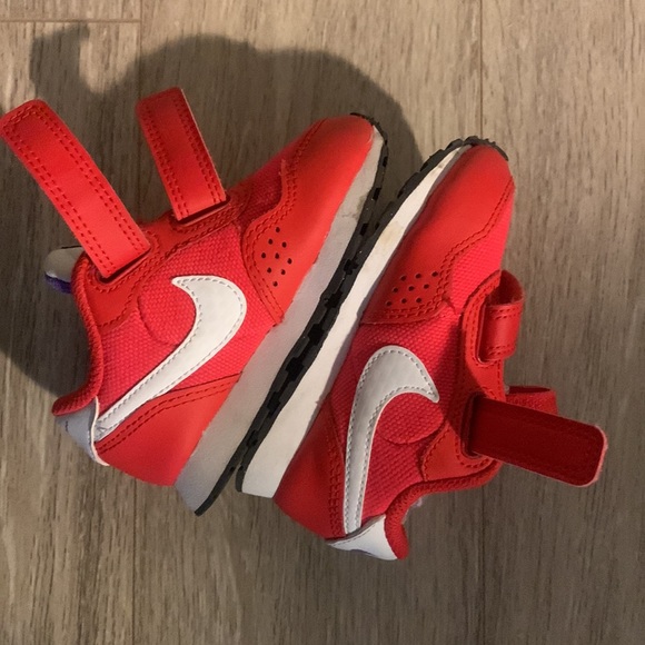 Nikes - Picture 4 of 9